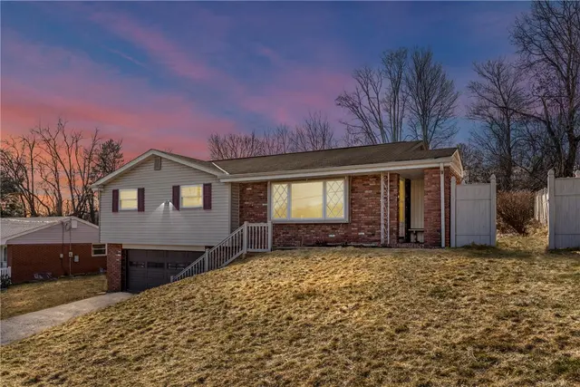 716 Redstone Drive gallery image 29