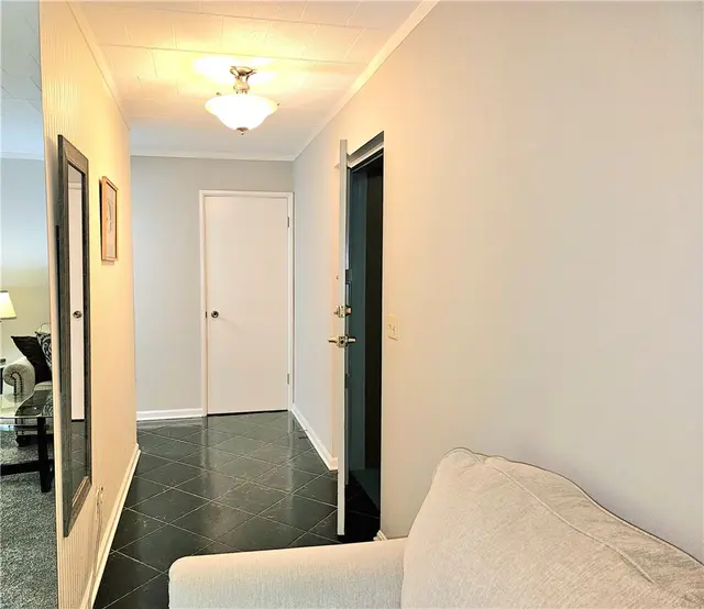 72 LINDEN PLACE 36 gallery image 2