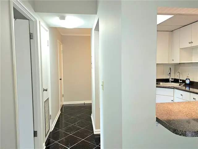 72 LINDEN PLACE 36 gallery image 6