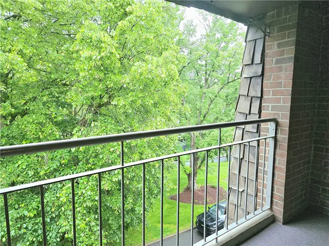 72 LINDEN PLACE 36 gallery image 8