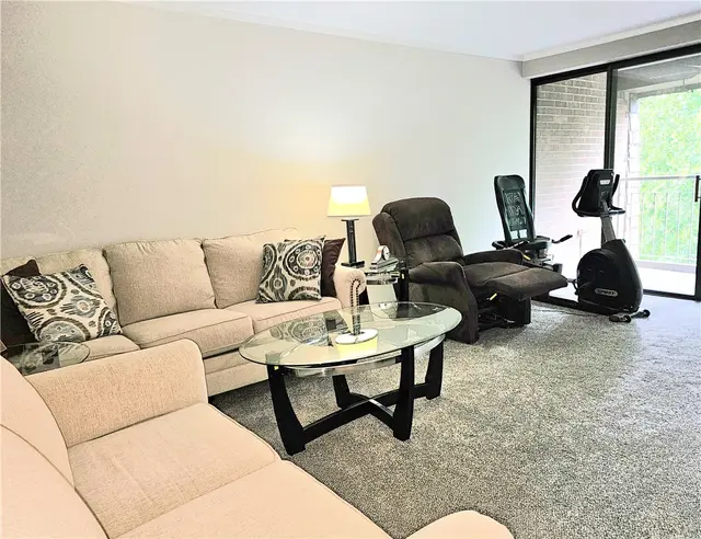 72 LINDEN PLACE 36 gallery image 39