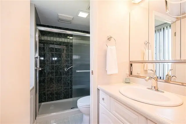 72 LINDEN PLACE 36 gallery image 40