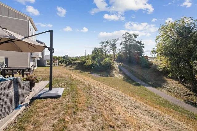 7208 Chestnut Way gallery image 8
