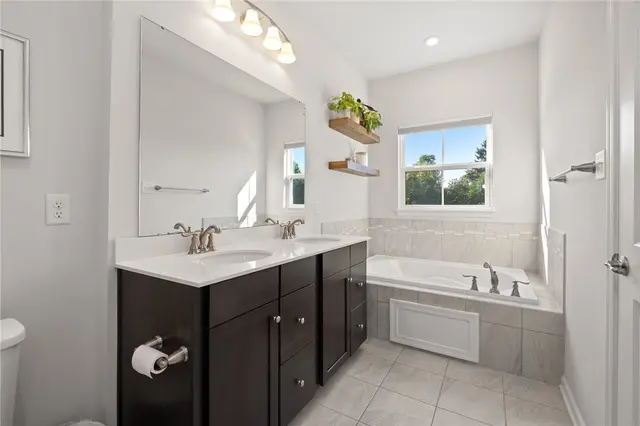 7208 Chestnut Way gallery image 9