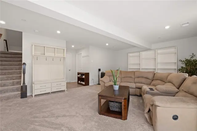 7208 Chestnut Way gallery image 26