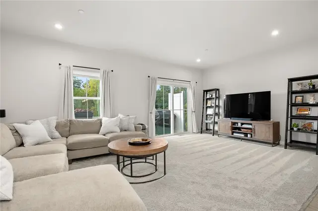 7208 Chestnut Way gallery image 34