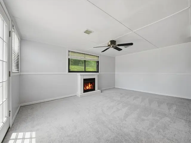 722 Redstone Dr gallery image 5