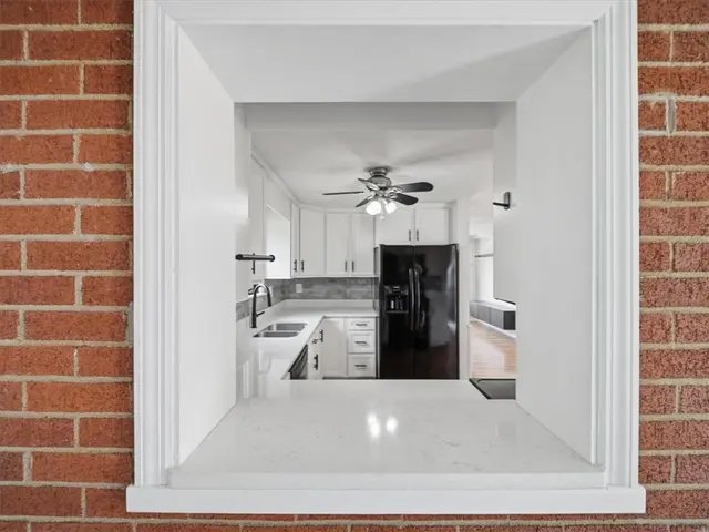 722 Redstone Dr gallery image 22