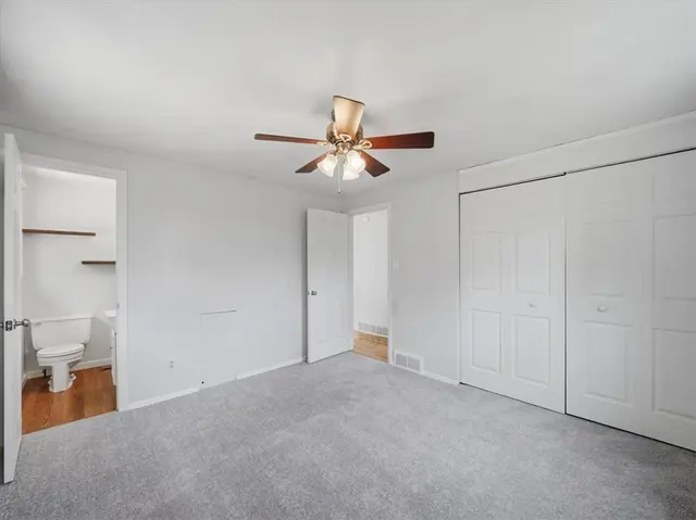 722 Redstone Dr gallery image 31