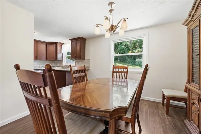 728 Skyview Dr gallery image 10