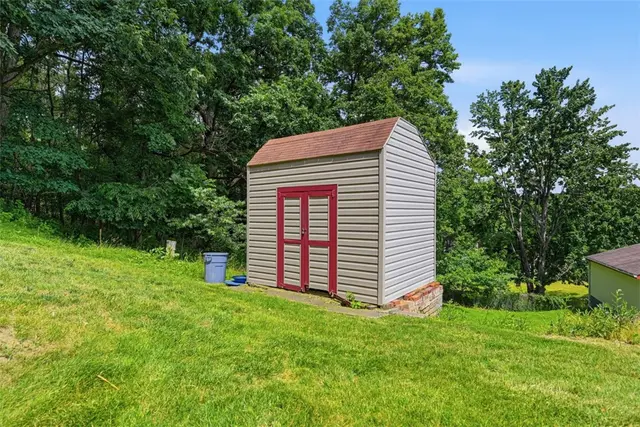 728 Skyview Dr gallery image 11