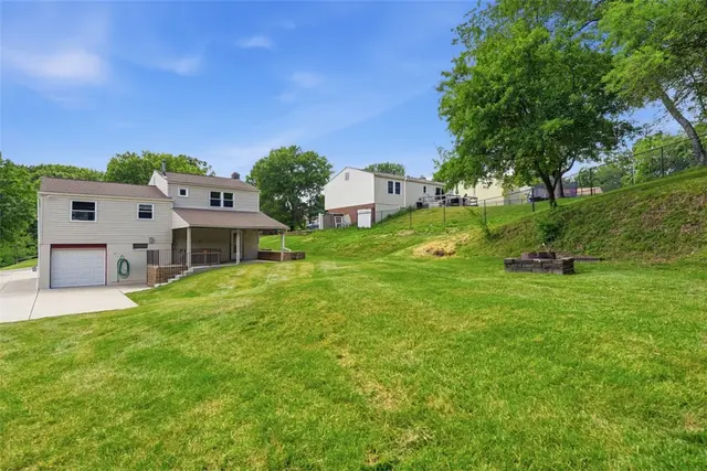 728 Skyview Dr gallery image 12