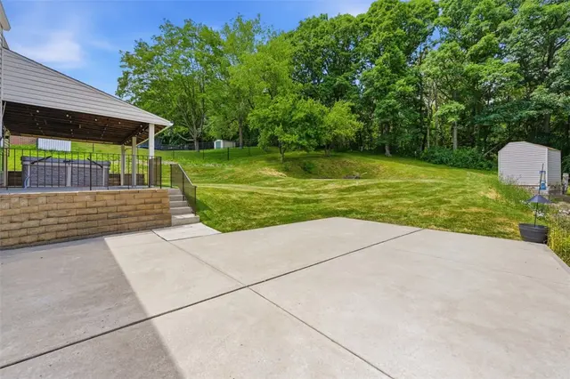 728 Skyview Dr gallery image 16