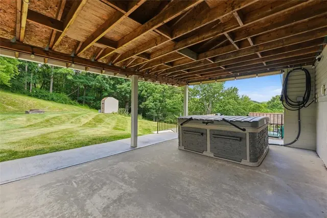 728 Skyview Dr gallery image 18