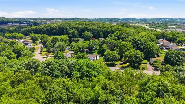 728 Skyview Dr gallery image 20