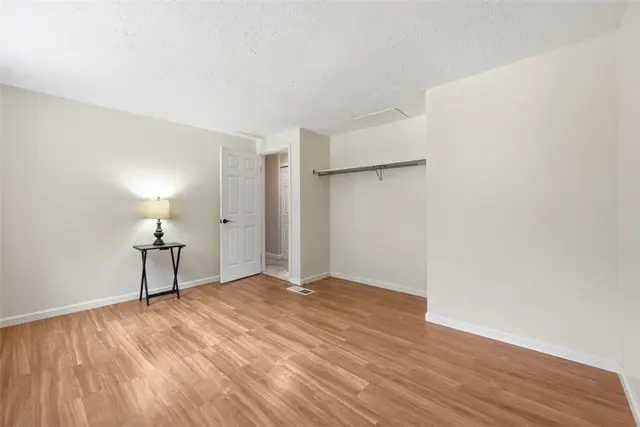 728 Skyview Dr gallery image 27