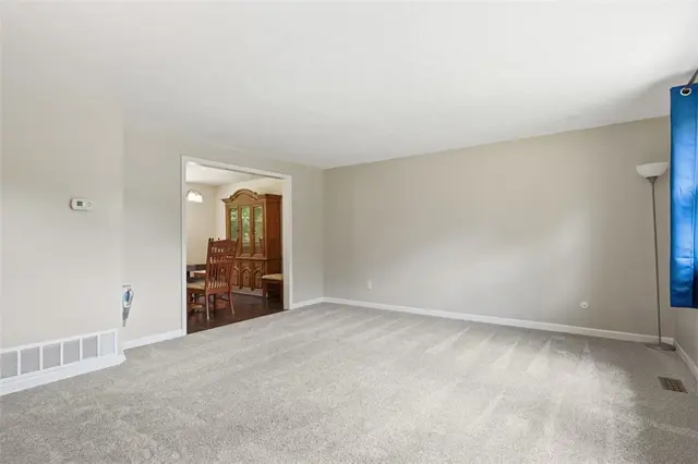 728 Skyview Dr gallery image 33