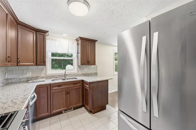 728 Skyview Dr gallery image 36