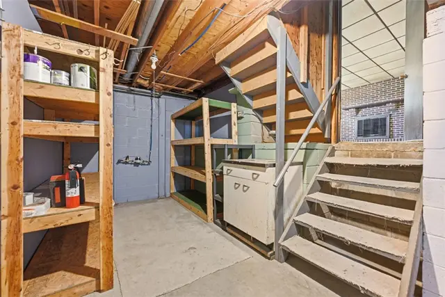 728 Skyview Dr gallery image 37