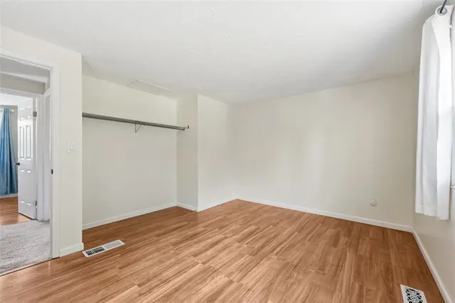 728 Skyview Dr gallery image 40
