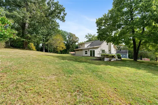 73 Grace Dr gallery image 2
