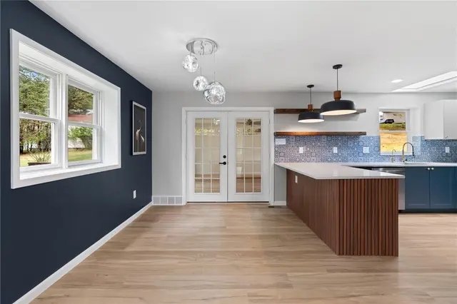 73 Grace Dr gallery image 19