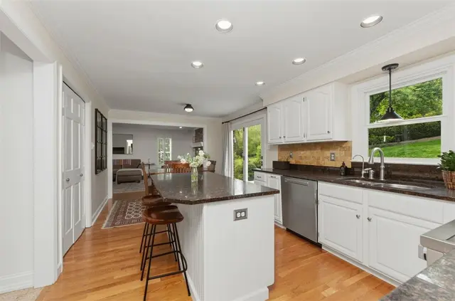 730 Highpoint Drive gallery image 21