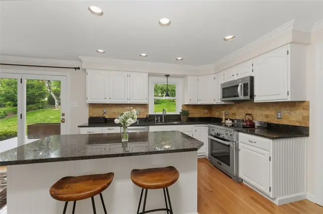 730 Highpoint Drive gallery image 22