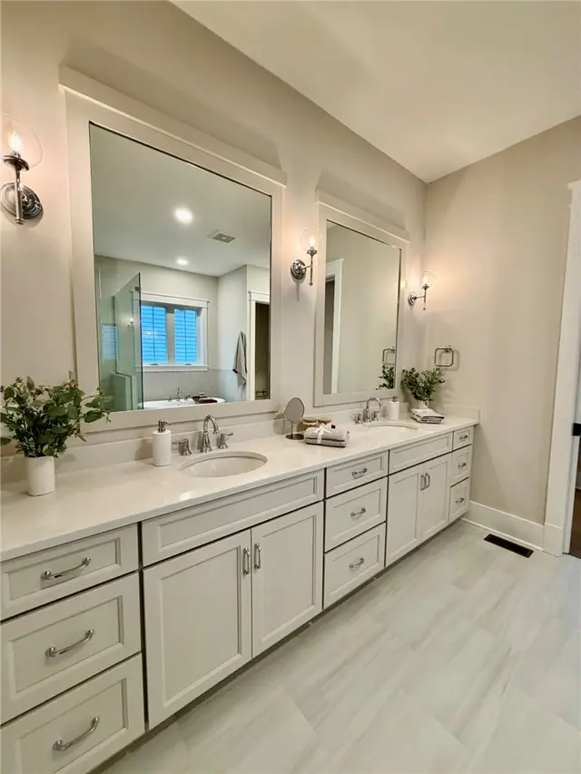 742 Ivy Lane gallery image 24