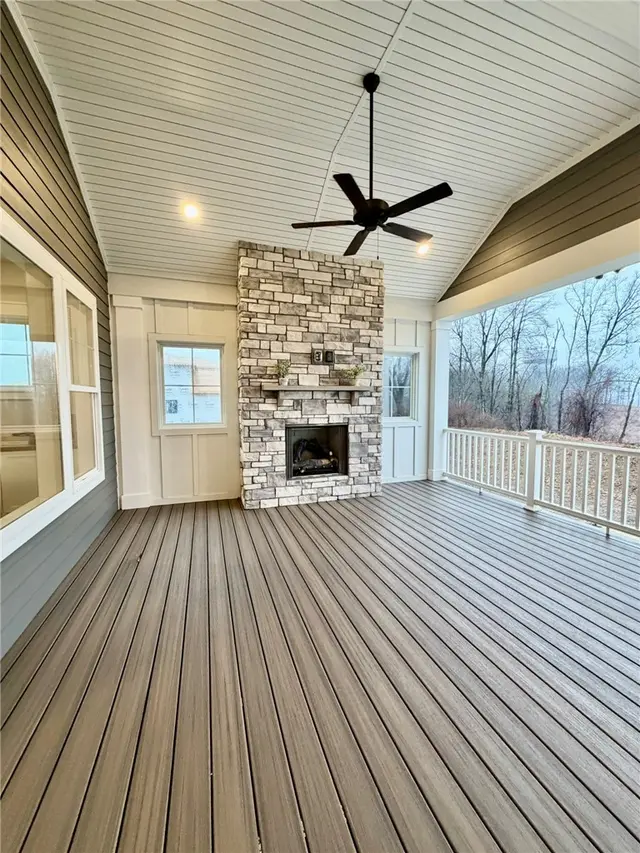742 Ivy Lane gallery image 25
