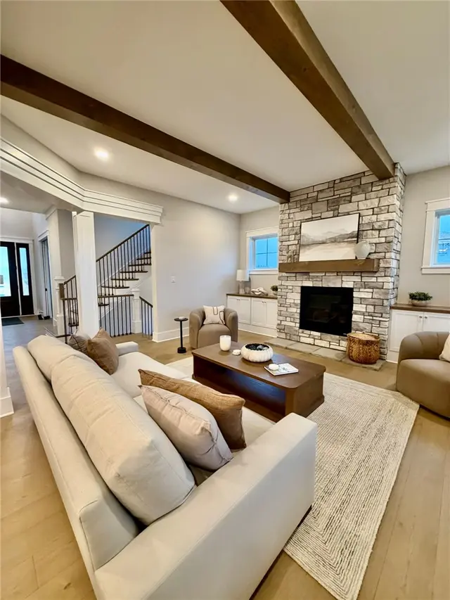 742 Ivy Lane gallery image 27