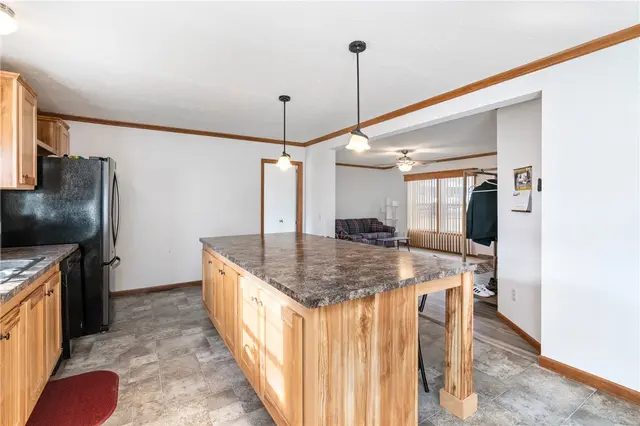 743 Slate Ave gallery image 4