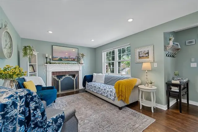 748 Washington Dr gallery image 5