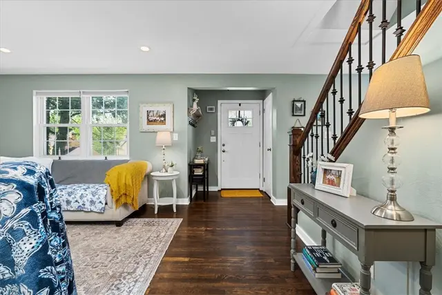 748 Washington Dr gallery image 6