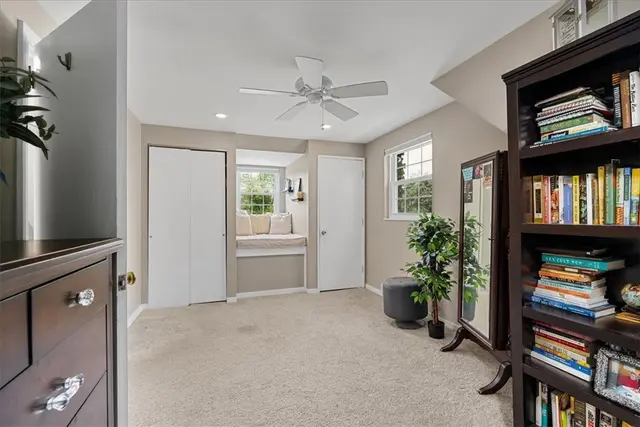 748 Washington Dr gallery image 17
