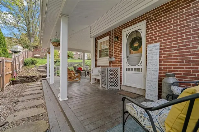 748 Washington Dr gallery image 23