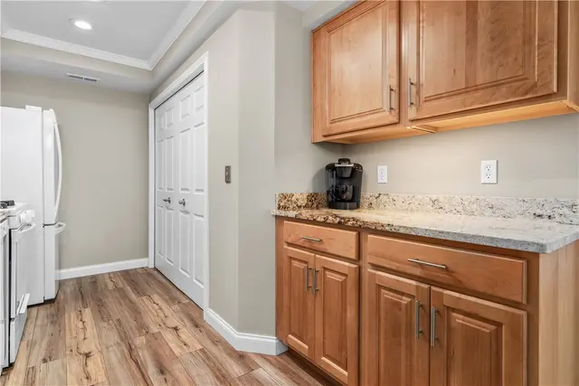 75 Ashford Drive gallery image 1