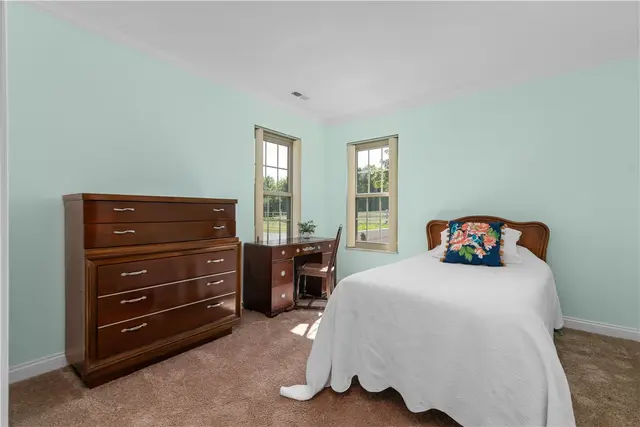 75 Ashford Drive gallery image 2