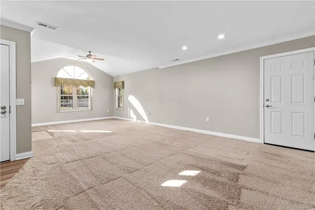 75 Ashford Drive gallery image 25