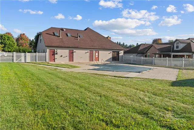 75 Ashford Drive gallery image 6