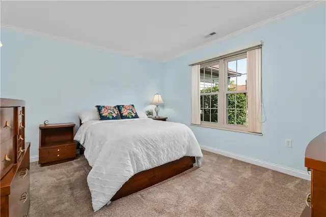 75 Ashford Drive gallery image 7