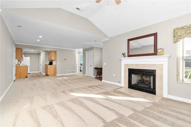 75 Ashford Drive gallery image 8