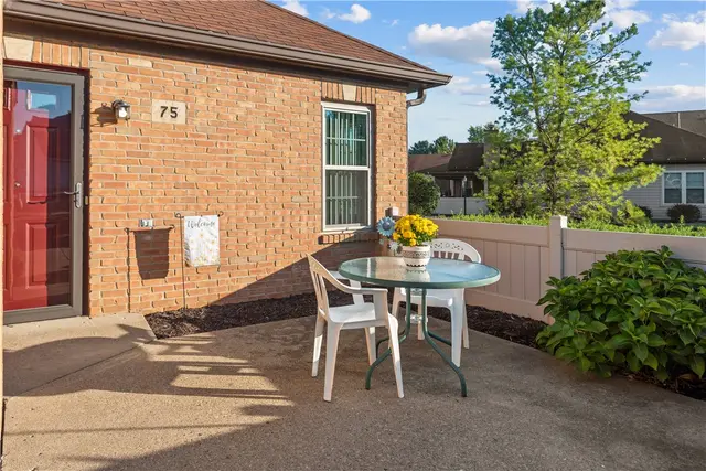 75 Ashford Drive gallery image 9