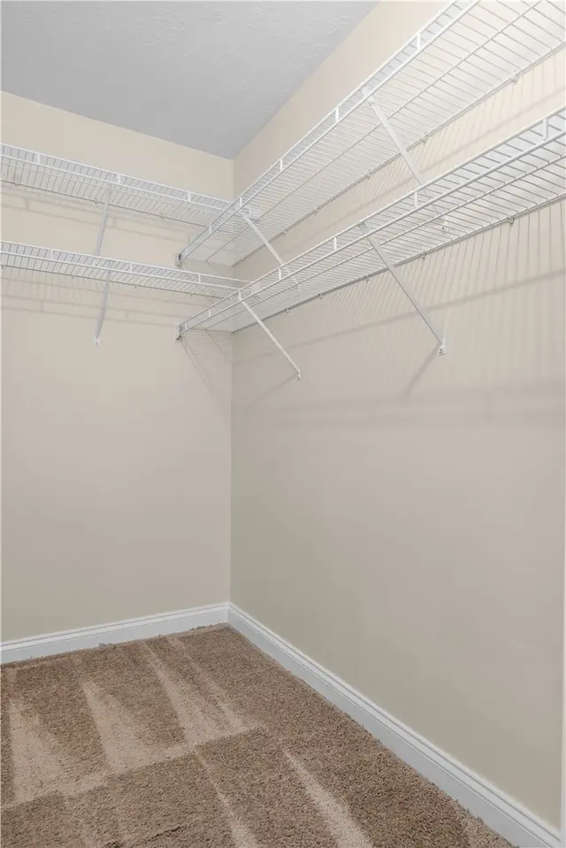 75 Ashford Drive gallery image 11