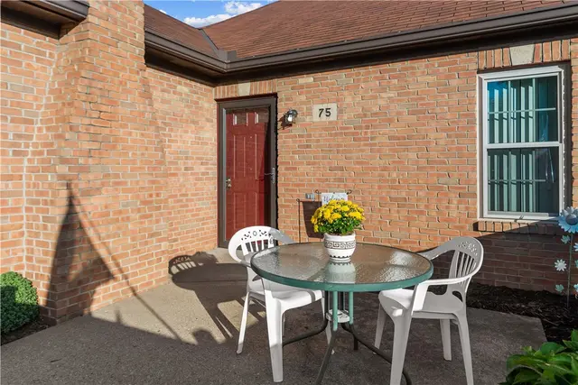 75 Ashford Drive gallery image 13