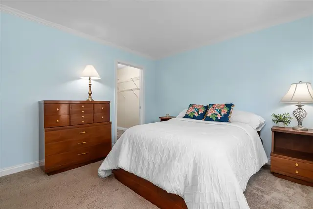 75 Ashford Drive gallery image 15