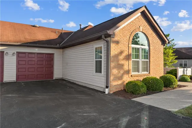 75 Ashford Drive gallery image 17