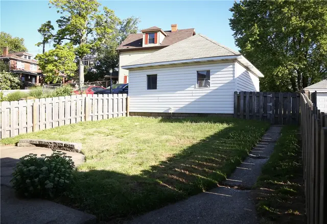 76 Amherst Avenue gallery image 4