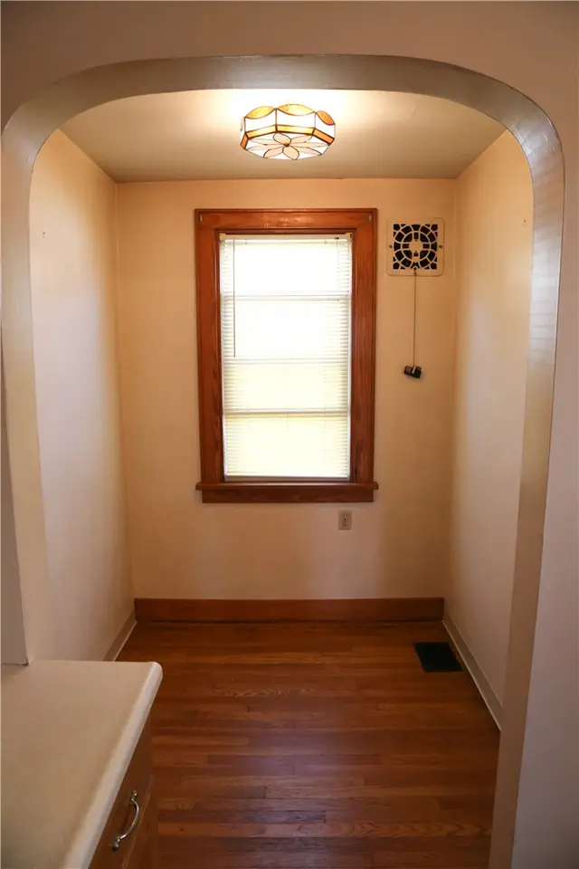 76 Amherst Avenue gallery image 15