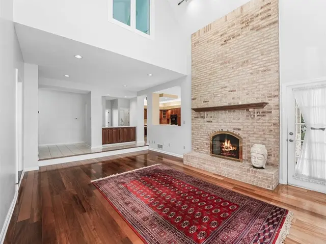 760 Stonegate Dr gallery image 4